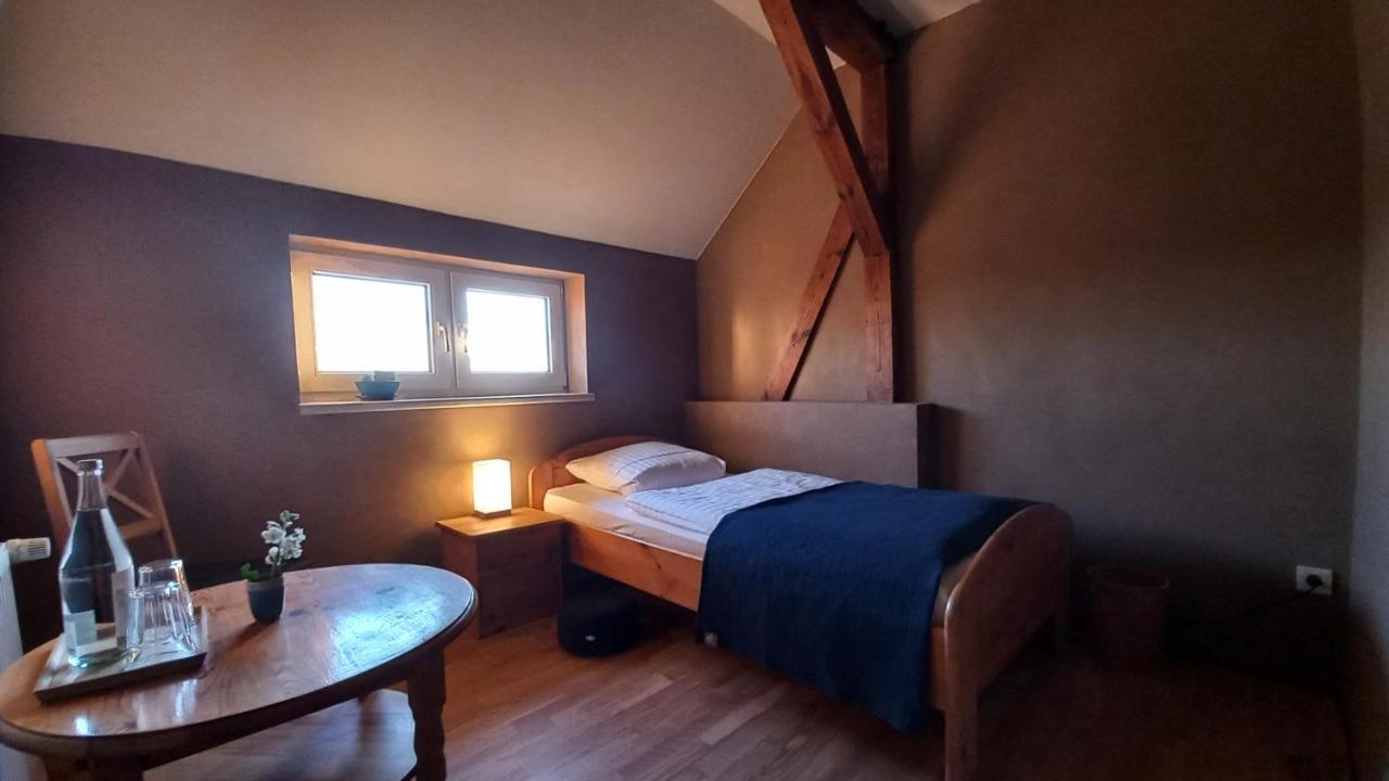 Triskele Haus - Oekologisches Gaestehaus Der Heilstaette Strelitz نوستريليتز المظهر الخارجي الصورة